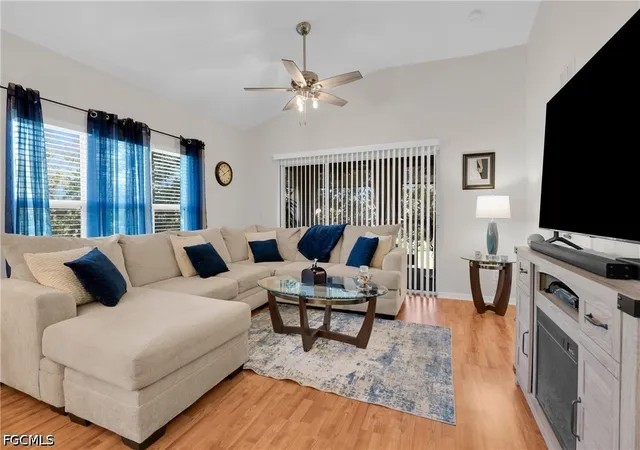 Listing Photo 5 - Condo for sale in building located at 2280 Somerset Ridge Dr, Lehigh Acres, FL 33973 - Unit #201
