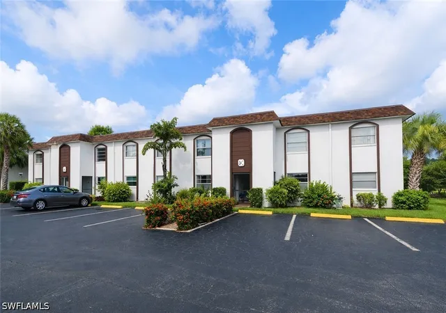 Condo for sale at 2828 Jackson St #C5, Fort Myers, FL 33901 | MLS# 226029587