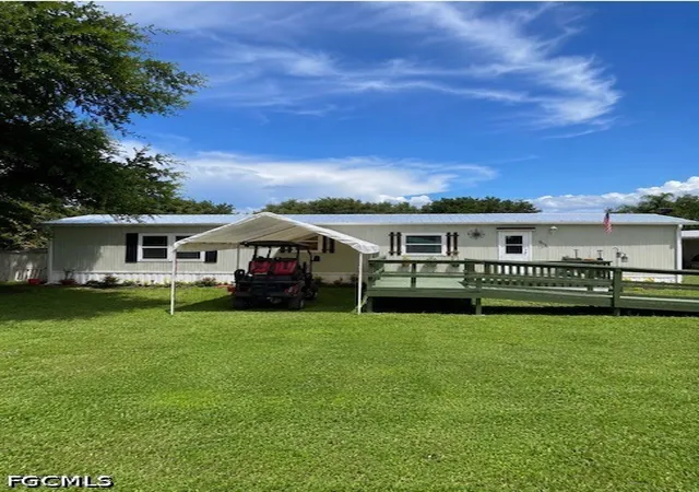 Photo 1 of Sale Pending at 1111 10th St, Okeechobee, FL 34974 | MLS# 2026035791 | Listing updated on 2026-09-01