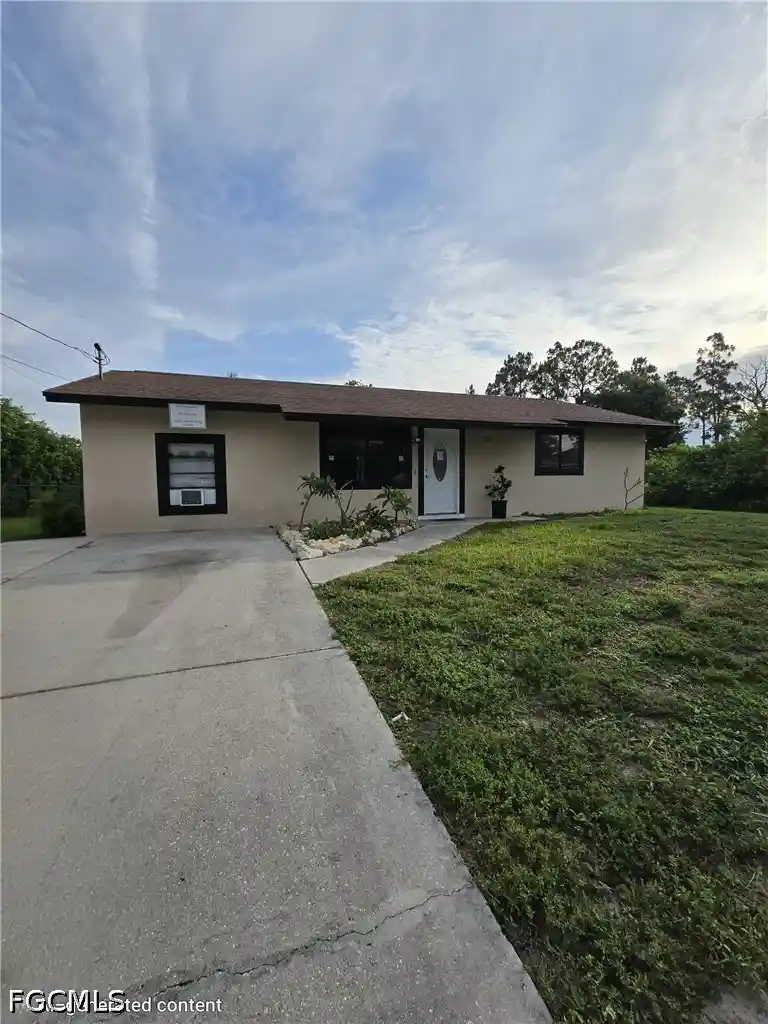Photo 1 of Single family home for sale at 2816 9th St Sw, Lehigh Acres, FL 33976 | MLS# 2026036388 | Listing updated on 2026-10-23