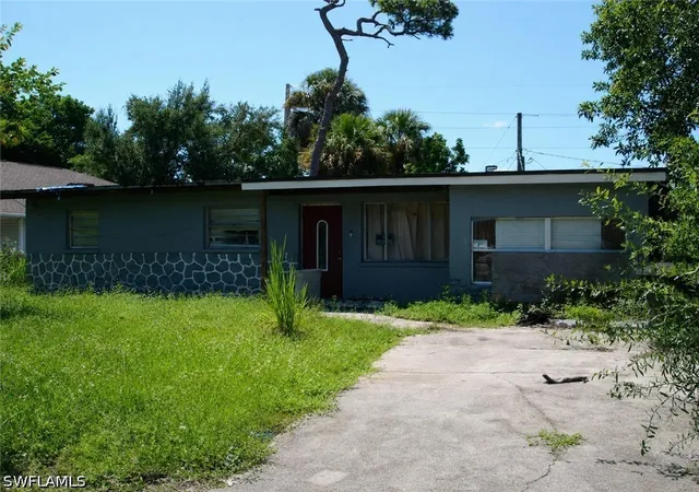 Photo 1 of Sale Pending at 3170 2nd St, Fort Myers, FL 33916 | MLS# 226031073 | Listing updated on 2026-08-31
