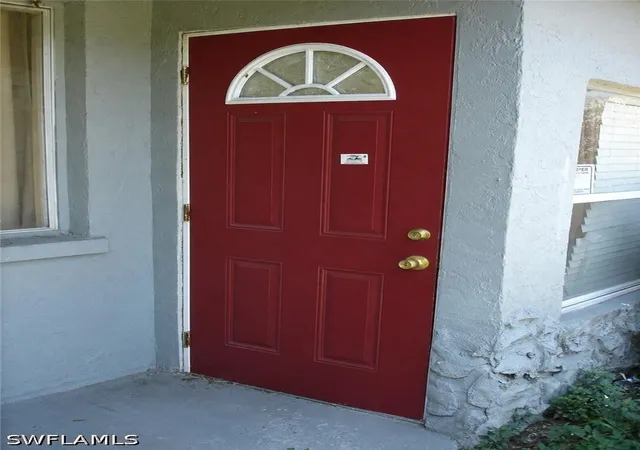 Photo 2 of Sale Pending at 3170 2nd St, Fort Myers, FL 33916 | MLS# 226031073 | Listing updated on 2026-08-31