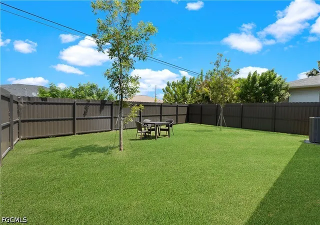 Photo 4 of House for sale at 2917 SW Santa Barbara Pl, Cape Coral, FL 33914 | MLS# 2026036474 | Listing updated on 2026-09-01