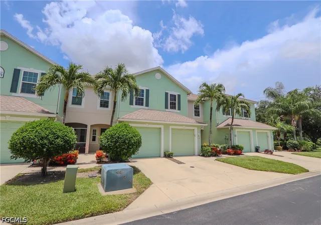 Townhouse for sale at 3630 Pine Oak Cir #105, Fort Myers, FL 33916 | MLS# 2026036504