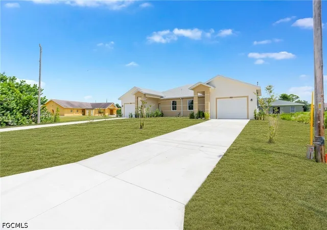 Photo 4 of House for sale at 352 Pullman St, Lehigh Acres, FL 33974 | MLS# 2026036540 | Listing updated on 2026-08-28