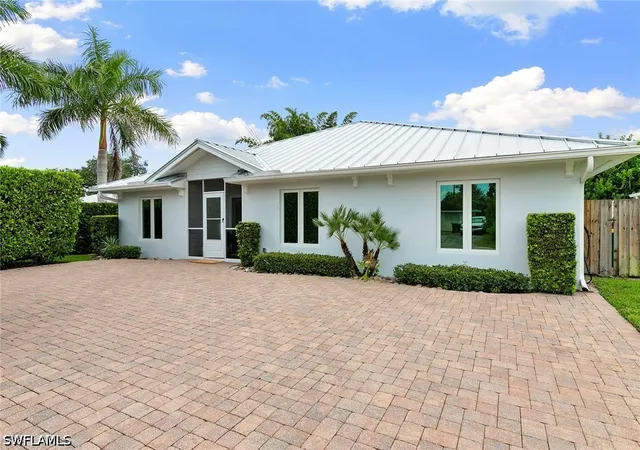 Photo 1 of Single family home for sale at 1128 Hilltop Dr, Naples, FL 34103 | MLS# 226031113 | Listing updated on 2026-08-31