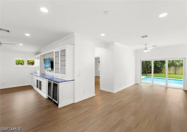 Photo 4 of Single family home for sale at 1128 Hilltop Dr, Naples, FL 34103 | MLS# 226031113 | Listing updated on 2026-08-31