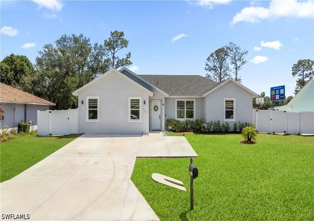 Photo 3 of Single family home for sale at 27257 Pinecrest Ln, Bonita Springs, FL 34135 | MLS# 226031220 | Listing updated on 2026-08-31