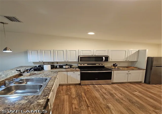 Listing Photo 5 - Condo for sale in building located at 17284/286 Whitewater Ct, Fort Myers Beach, FL 33931 - Unit #286