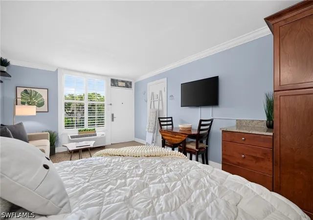 Listing Photo 5 - Condo for sale in building located at 2555 9Th St N, Naples, FL 34103 - Unit #204