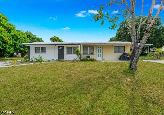 Photo 3 of Single family home for sale at 1099 Vineyard Pl, Lehigh Acres, FL 33936 | MLS# 2026036879 | Listing updated on 2026-08-31