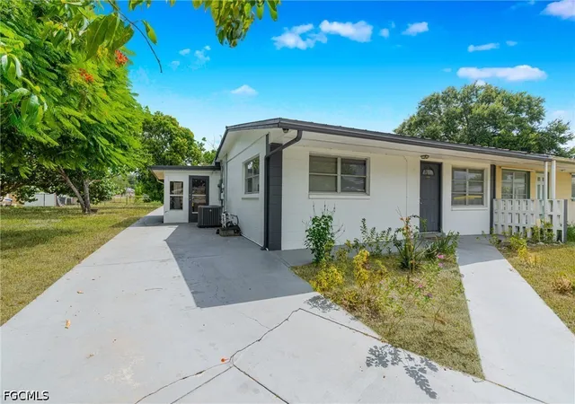 Photo 4 of Single family home for sale at 1099 Vineyard Pl, Lehigh Acres, FL 33936 | MLS# 2026036879 | Listing updated on 2026-08-31