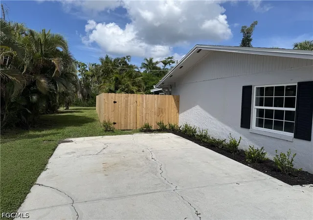 Photo 3 of Single family home for sale at 16600 Arbor Ridge Dr, Fort Myers, FL 33908 | MLS# 2026036928 | Listing updated on 2026-09-01