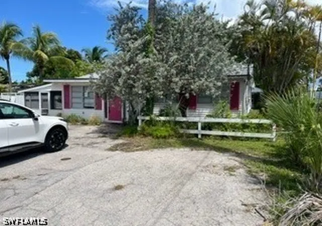 Photo 1 of Single family home for sale at 2579 Becca Ave, Naples, FL 34112 | MLS# 226031470 | Listing updated on 2026-09-01