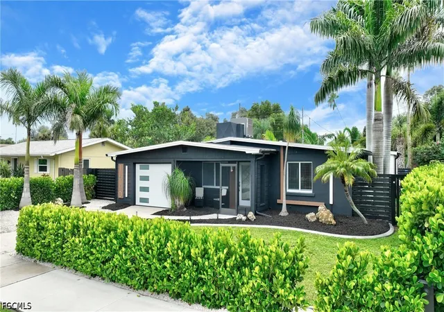 Photo 1 of Single family home for sale at 1640 Oakley Ave, Fort Myers, FL 33901 | MLS# 2026036995 | Listing updated on 2026-09-01