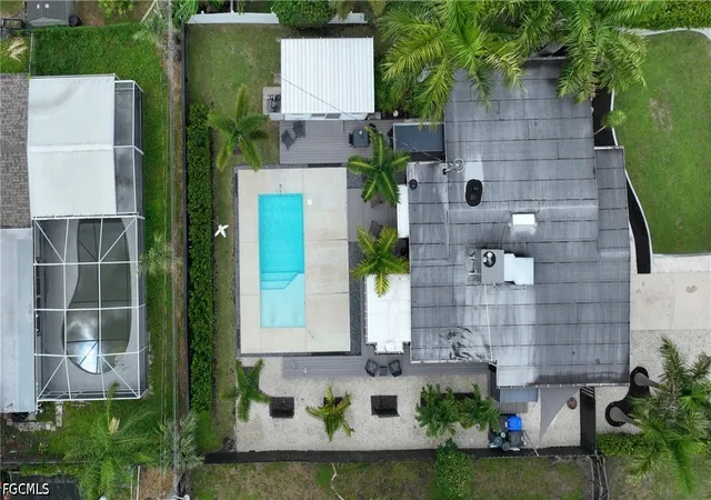 Photo 3 of Single family home for sale at 1640 Oakley Ave, Fort Myers, FL 33901 | MLS# 2026036995 | Listing updated on 2026-09-01