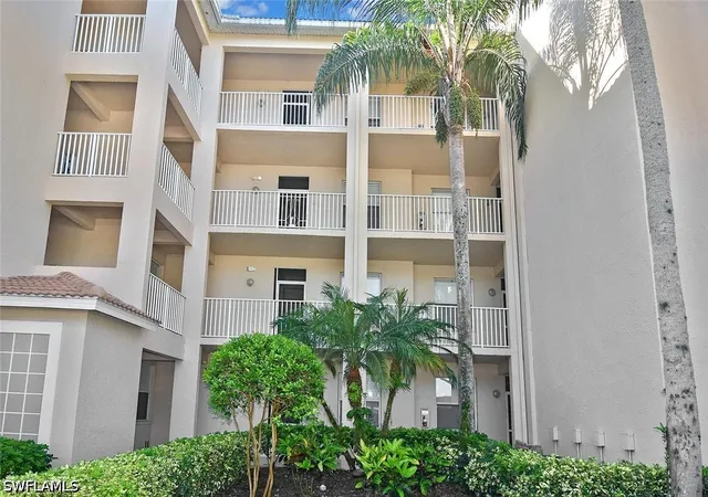 Listing Photo 5 - Condo for sale in building located at 8680 Cedar Hammock Cir, Naples, FL 34112 - Unit #122