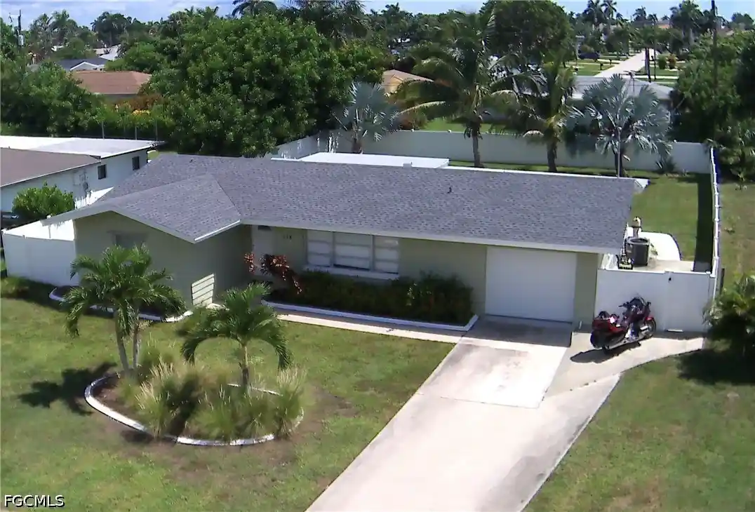 Photo 1 of Single family home for sale at 438 El Dorado Pkwy E, Cape Coral, FL 33904 | MLS# 2026037201 | Listing updated on 2026-10-24