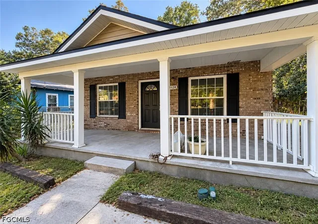 Photo 2 of Single family home for sale at 1128 Powhattan St, Jacksonville, FL 32209 | MLS# 2026037276 | Listing updated on 2026-10-30