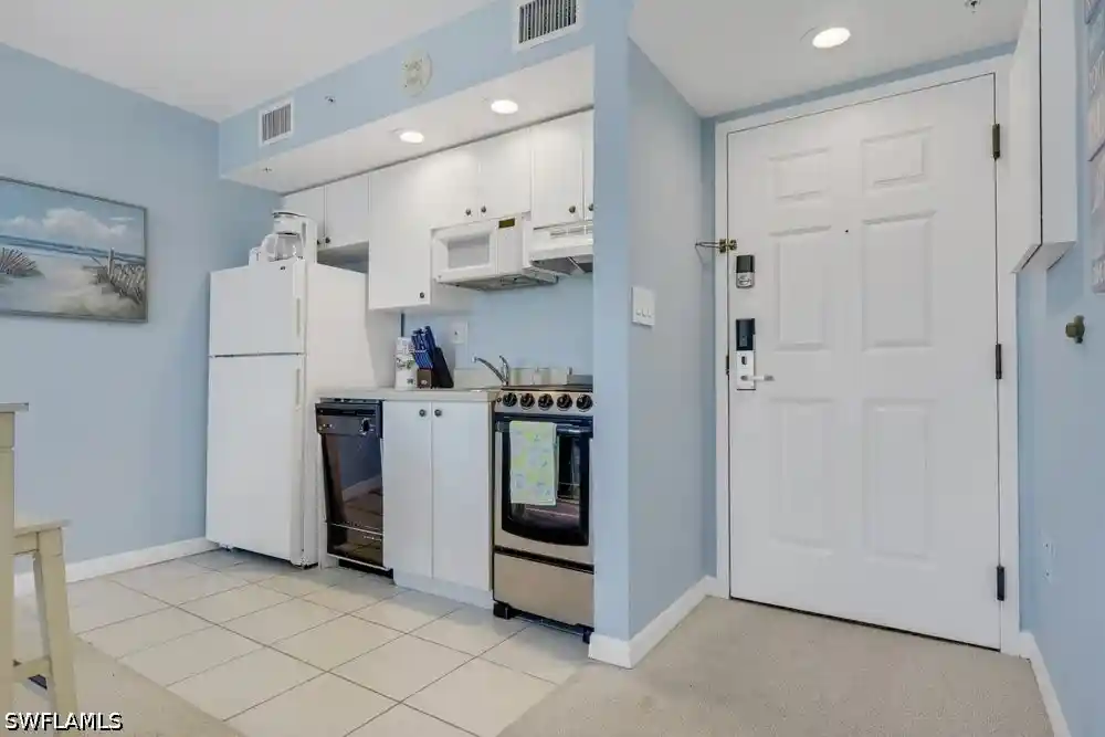 Listing Photo 1 - Condo for sale in 8771 Estero Blvd located at 8771 Estero Blvd, Fort Myers Beach, FL 33931 - Unit #906