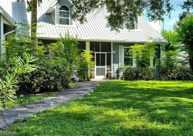 Photo 2 of Sale Pending at 330 Riviera Vista Blvd, Labelle, FL 33935 | MLS# 2026037436 | Listing updated on 2026-10-07