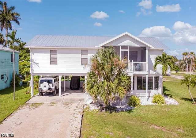 Photo 2 of Single family home for sale at 2471 Avocado St, Saint James City, FL 33956 | MLS# 2026037929 | Listing updated on 2026-10-04