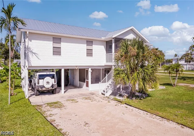 Photo 3 of Single family home for sale at 2471 Avocado St, Saint James City, FL 33956 | MLS# 2026037929 | Listing updated on 2026-10-04