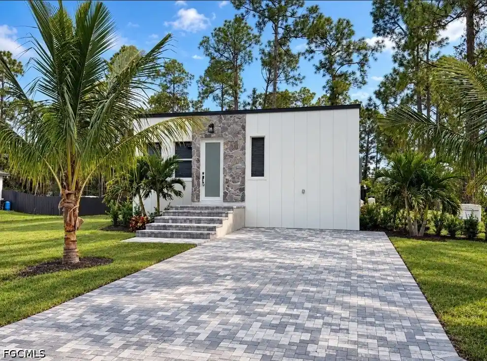 Photo 1 of Single family home for sale at 1102 E 11th Street, Lehigh Acres, FL 33972 | MLS# 2026038099 | Listing updated on 2026-10-26