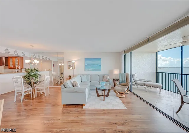 Listing Photo 2 - Condo for sale in building located at 17080 Harbour Pt Dr, Fort Myers, FL 33908 - Unit #916