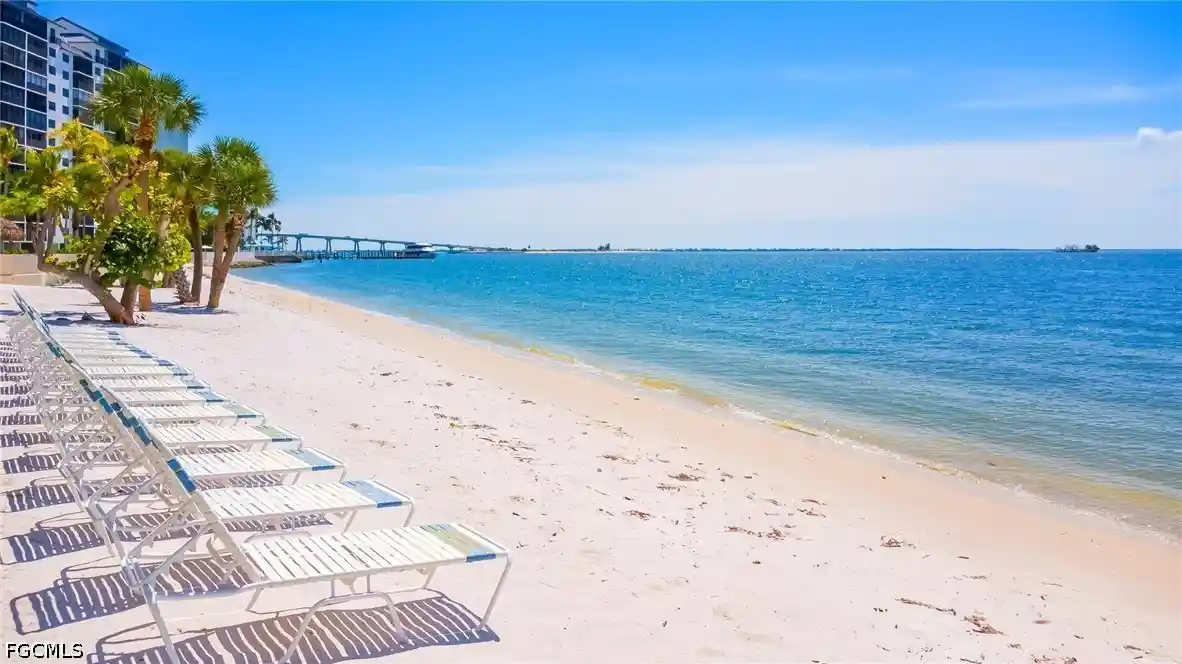 Listing Photo 30 - Condo for sale in 17080 Harbour Pt Dr located at 17080 Harbour Pt Dr, Fort Myers, FL 33908 - Unit #916
