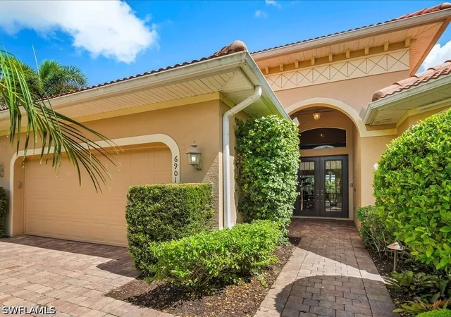 Photo 3 of Sale Pending at 6901 Bent Grass Dr, Naples, FL 34113 | MLS# 226033098 | Listing updated on 2026-10-07