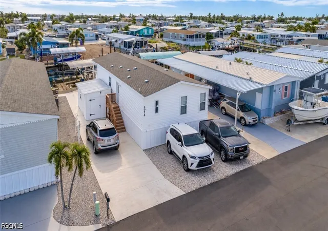 Photo 3 of Manufactured home for sale at 3076 Bowsprit Ln, Saint James City, FL 33956 | MLS# 2026038936 | Listing updated on 2026-09-23