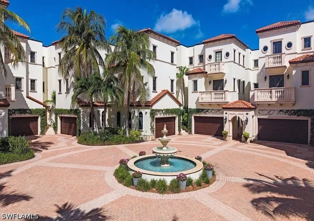 Photo 2 of Townhouse for sale at 221 Harbour Dr #6, Naples, FL 34103 | MLS# 226033063 | Listing updated on 2026-10-04