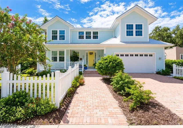 Photo 1 of Single family home for sale at 1530 Poinciana Ave, Fort Myers, FL 33901 | MLS# 2026039005 | Listing updated on 2026-10-05
