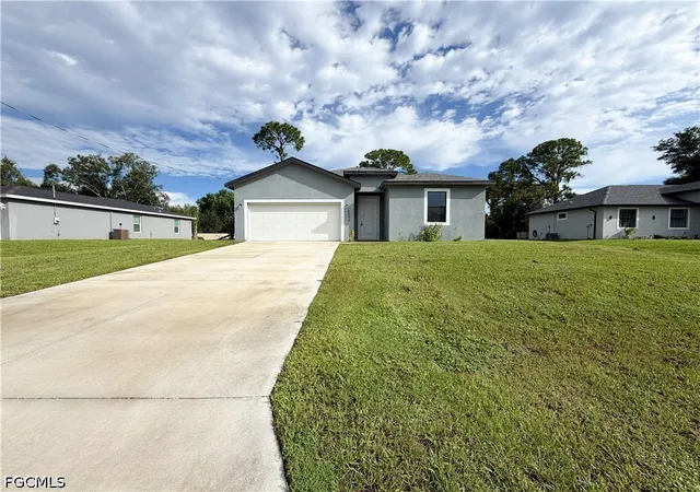 Photo 1 of Single family home for sale at 6034 Acorn Cir, Labelle, FL 33935 | MLS# 2026039114 | Listing updated on 2026-09-23