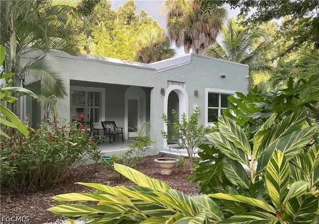 Photo 3 of Single family home for sale at 817/825 Julia St, Fort Myers, FL 33916 | MLS# 2026039311 | Listing updated on 2026-10-04