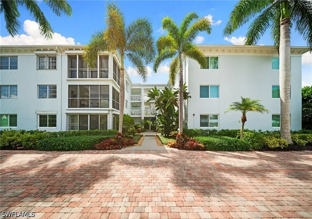 Photo 1 of Condo for sale at 280 2nd Avenue S #303, Naples, FL 34102 | MLS# 226033626 | Listing updated on 2026-10-07