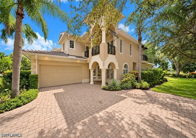 Townhouse for sale at 4840 W Boulevard Ct, Naples, FL 34103 | MLS# 226033491