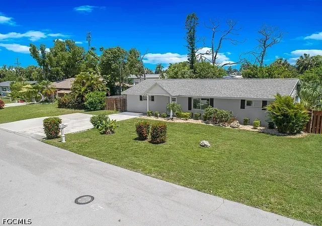 Photo 1 of Single family home for sale at 11450 Heidi Lee Ln, Fort Myers, FL 33908 | MLS# 2026039570 | Listing updated on 2026-09-28
