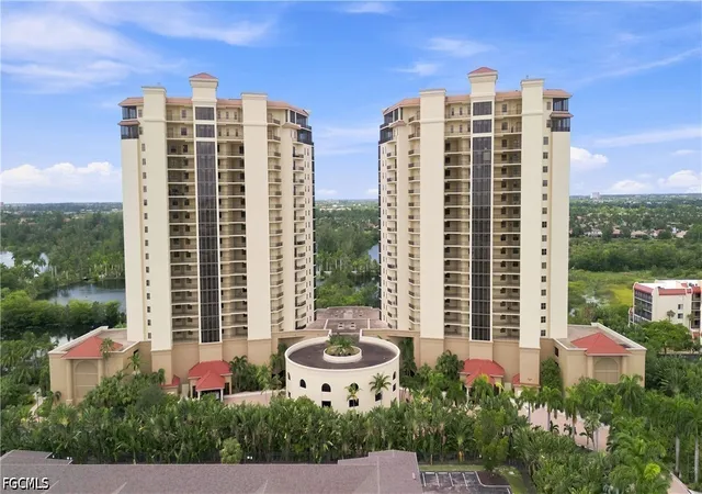 Listing Photo 2 - Condo for sale in building located at 14380 Riva Del Lago Dr, Fort Myers, FL 33907 - Unit #2003