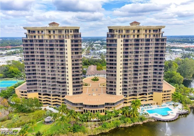 Listing Photo 3 - Condo for sale in building located at 14380 Riva Del Lago Dr, Fort Myers, FL 33907 - Unit #2003