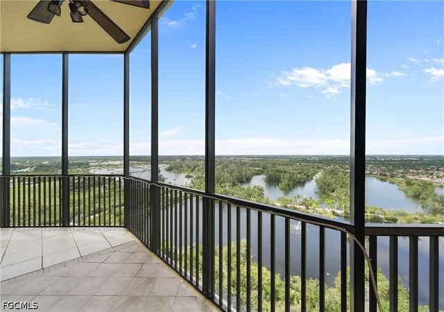 Listing Photo 4 - Condo for sale in building located at 14380 Riva Del Lago Dr, Fort Myers, FL 33907 - Unit #2003