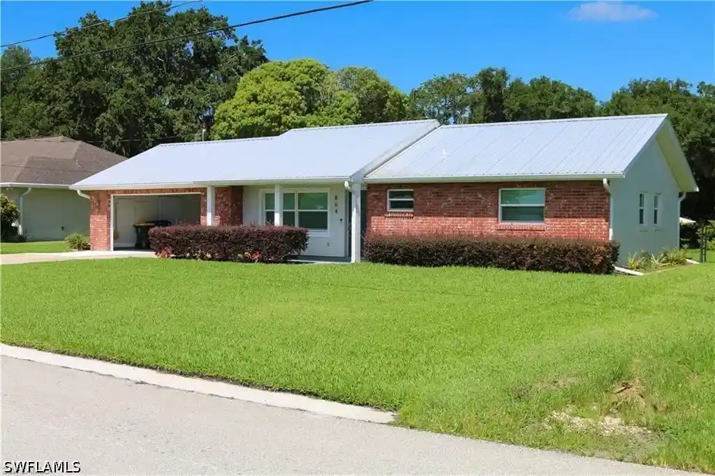 Single family home for sale at 864 Peachtree Dr, Lake Placid, FL 33852 | MLS# 226033802
