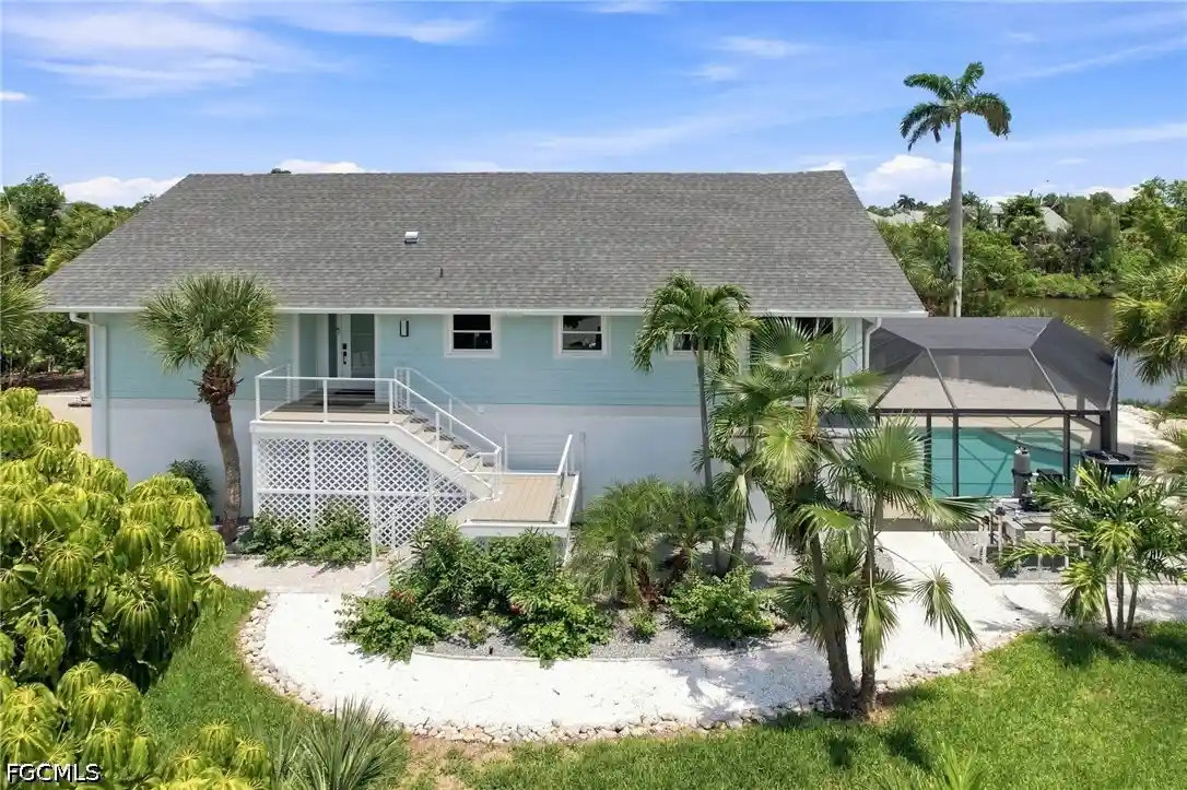 Single family home for sale at 992 Fish Crow Rd, Sanibel, FL 33957 | MLS# 2026039737