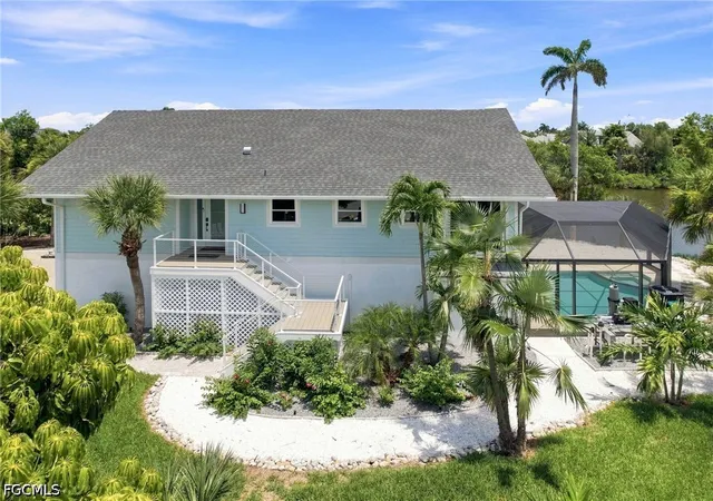Photo 2 of Single family home for sale at 992 Fish Crow Rd, Sanibel, FL 33957 | MLS# 2026039737 | Listing updated on 2026-10-01