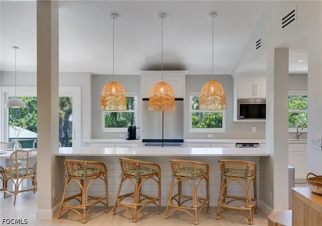 Photo 4 of Single family home for sale at 992 Fish Crow Rd, Sanibel, FL 33957 | MLS# 2026039737 | Listing updated on 2026-10-01