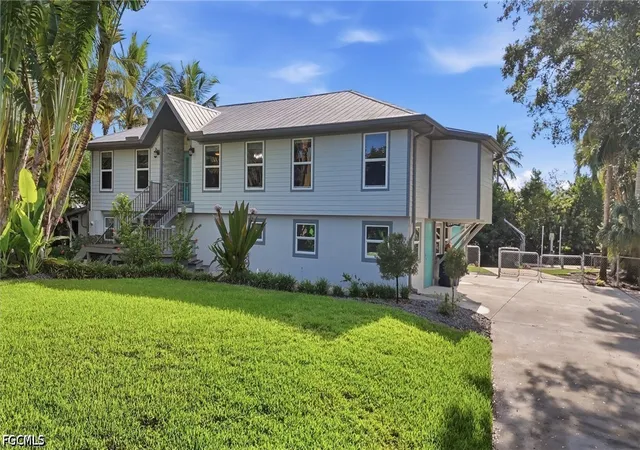 Photo 2 of Single family home for sale at 7142 Shannon Blvd, Fort Myers, FL 33908 | MLS# 2026039846 | Listing updated on 2026-10-08