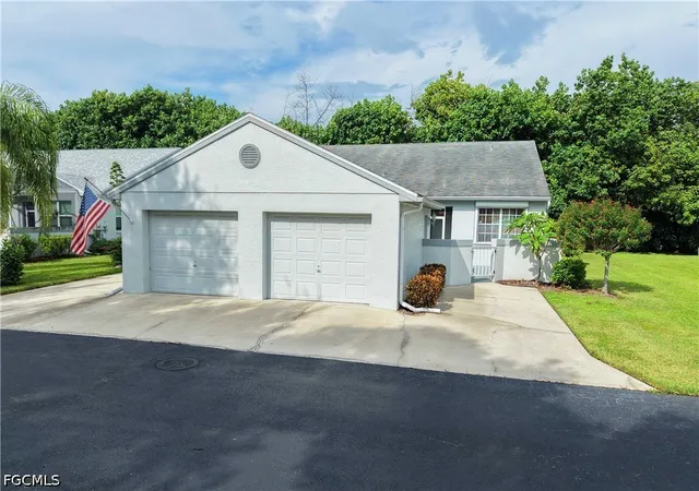 Photo 2 of Townhouse for sale at 4610 Blackberry Dr, Fort Myers, FL 33905 | MLS# 2026039859 | Listing updated on 2026-10-06