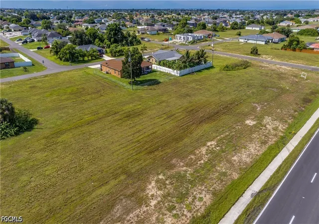 Photo 3 of Sale Pending at 1312 Diplomat Pkwy E, Cape Coral, FL 33909 | MLS# 2026039868 | Listing updated on 2026-10-08