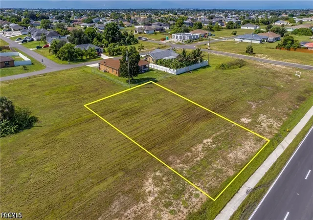 Photo 3 of Sale Pending at 1312 Diplomat Pkwy E, Cape Coral, FL 33909 | MLS# 2026039868 | Listing updated on 2026-10-08